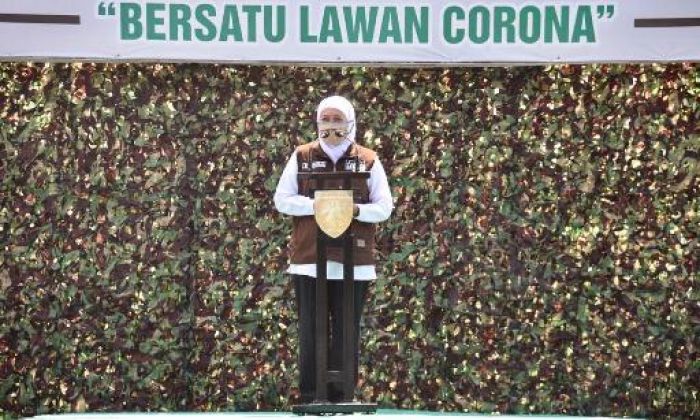 Gubernur Khofifah Apresiasi Kodam V/Brawijaya Terjunkan Babinsa Distribusikan Bansos Gubernur Khofifah Apresiasi Kodam V/Brawijaya Terjunkan Babinsa Distribusikan Bansos