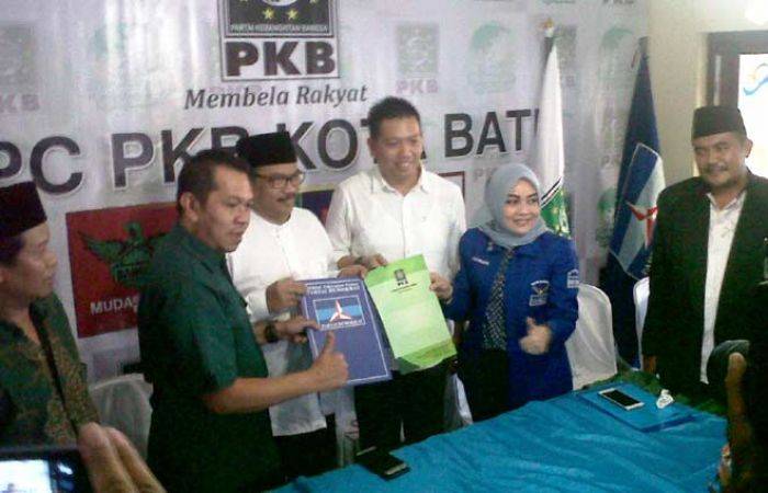 Pilwali Kota Batu: PKB-Demokrat Resmi Usung Gus Din-Angga, Siap Pilwali Kota Batu: PKB-Demokrat Resmi Usung Gus Din-Angga, Siap