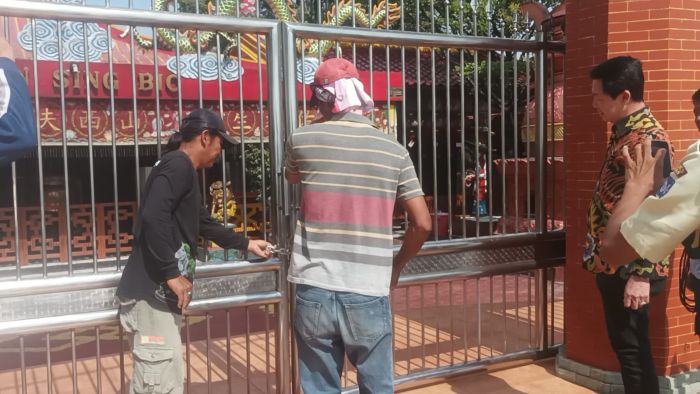 Ketua PSMTI Jatim Buka Paksa Klenteng Kwan Sing Bio Tuban, Ini Alasannya Ketua PSMTI Jatim Buka Paksa Klenteng Kwan Sing Bio Tuban, Ini Alasannya