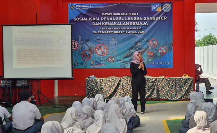 Hindari Gangster dan Kenakalan Remaja, Unit PPA Satreskrim Polresta Sidoarjo Edukasi Pelajar Hindari Gangster dan Kenakalan Remaja, Unit PPA Satreskrim Polresta Sidoarjo Edukasi Pelajar