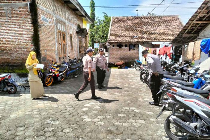 Operasi Knalpot Brong, Polsek Kwadungan Gelar Operasi di Sekolah Ngawi Operasi Knalpot Brong, Polsek Kwadungan Gelar Operasi di Sekolah Ngawi