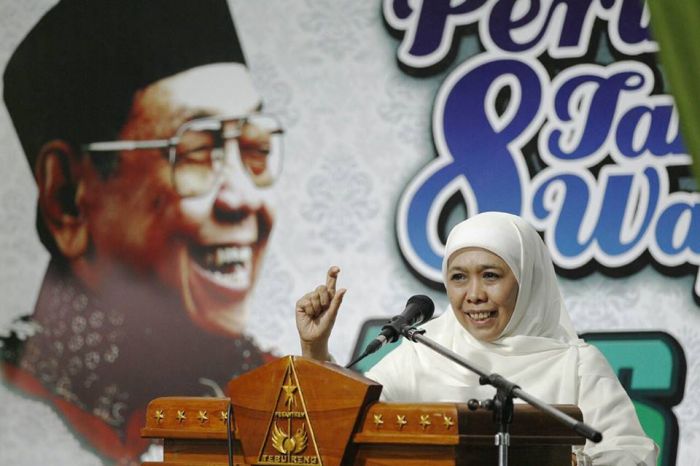 Khofifah Cerita Berebut Sisa Makanan Gus Dur untuk Ngalap Berkah Khofifah Cerita Berebut Sisa Makanan Gus Dur untuk Ngalap Berkah