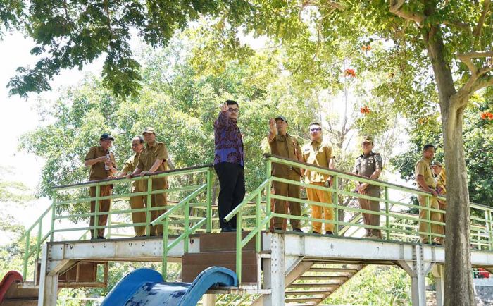 Bupati Kediri Kembangkan Taman Hijau SLG Sesuai Kebutuhan Masyarakat. Bupati Kediri Kembangkan Taman Hijau SLG Sesuai Kebutuhan Masyarakat.