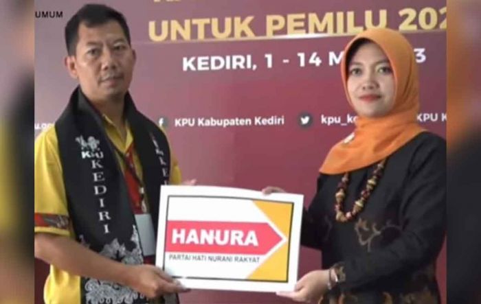 Hanura Jadi Partai Pertama yang Daftarkan Bacaleg ke KPU Kabupaten Kediri Hanura Jadi Partai Pertama yang Daftarkan Bacaleg ke KPU Kabupaten Kediri