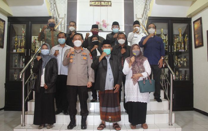 Genjot Capaian Vaksinasi, Polisi di Blitar Gandeng Ulama dan Tokoh Agama Genjot Capaian Vaksinasi, Polisi di Blitar Gandeng Ulama dan Tokoh Agama