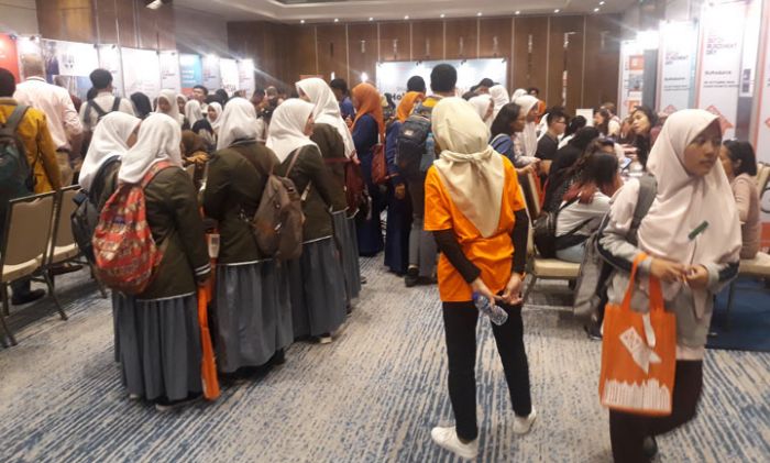 Minat Pelajar Surabaya Lanjutkan Kuliah di Belanda Meningkat Minat Pelajar Surabaya Lanjutkan Kuliah di Belanda Meningkat