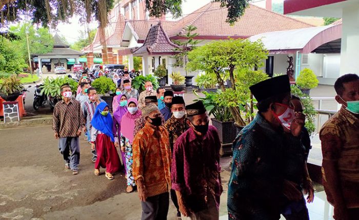 Usai Klaim Menang Pilkada Trenggalek, Bupati Arifin Gelar Open House Usai Klaim Menang Pilkada Trenggalek, Bupati Arifin Gelar Open House