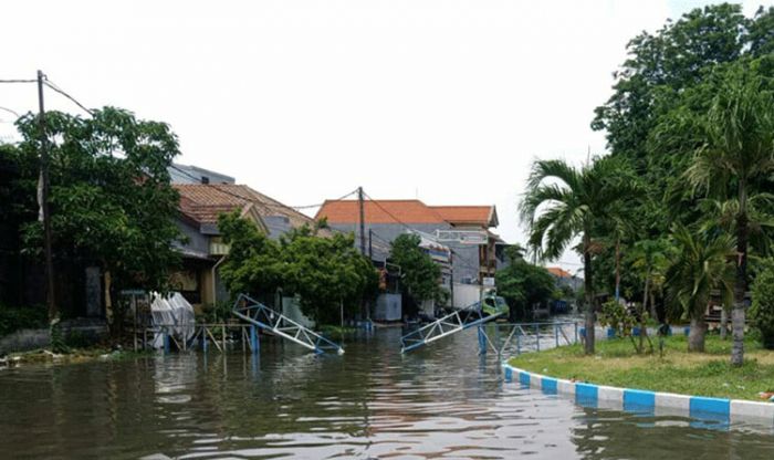 Diguyur Hujan Lebat, 2 Desa di Sidoarjo Terendam Banjir Diguyur Hujan Lebat, 2 Desa di Sidoarjo Terendam Banjir
