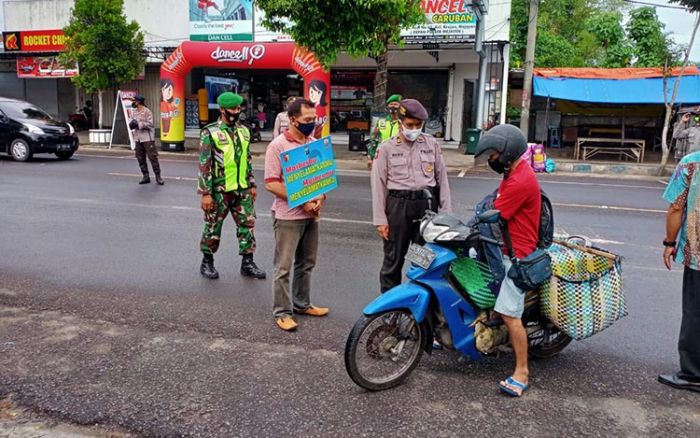 Disiplinkan Prokes, Jajaran Kodim Madiun Bersama Tiga Pilar Lakukan Operasi Yustisi Disiplinkan Prokes, Jajaran Kodim Madiun Bersama Tiga Pilar Lakukan Operasi Yustisi