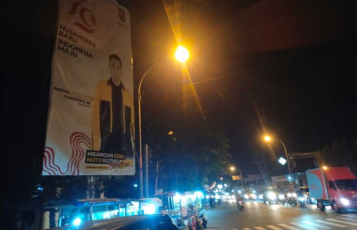Baliho Milik Bupati Petahana Tuban Ada yang Belum Diturunkan Baliho Milik Bupati Petahana Tuban Ada yang Belum Diturunkan