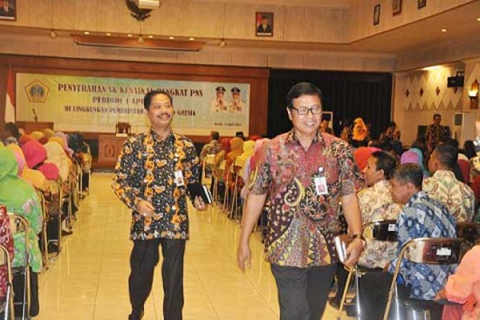 Pemkab Gresik Tunda Kenaikan Pangkat 23 ASN Pemkab Gresik Tunda Kenaikan Pangkat 23 ASN
