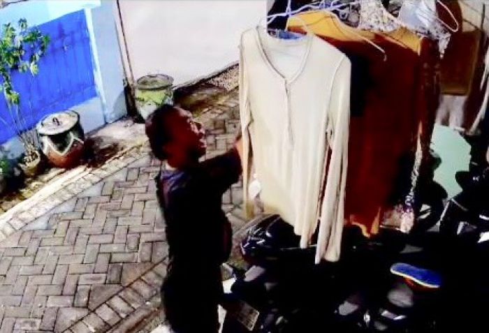 Pakaian Dalam Wanita Milik Warga Bronggalan Dicuri Pengamen, Korban Khawatir Diguna-guna