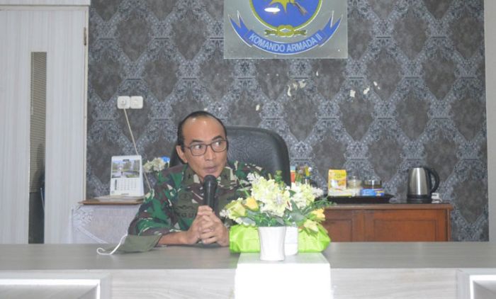 Kepala Staf Koarmada II Imbau para Perwira Bijak Dalam Bermedsos di Tengah Pandemi Covid-19 Kepala Staf Koarmada II Imbau para Perwira Bijak Dalam Bermedsos di Tengah Pandemi Covid-19
