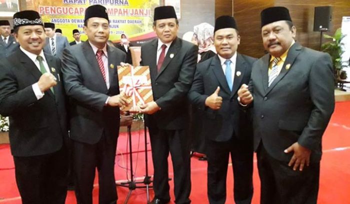 Bupati Novi Hadiri Pengambilan Sumpah 50 Anggota DPRD Nganjuk 