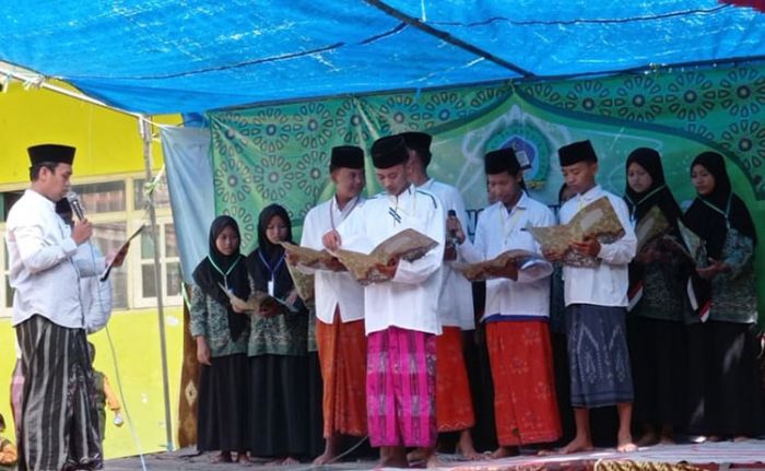 Madrasah Ar-Rasyid Sumenep Gelar Prosesi Pelantikan Pengurus Baru OSIM Madrasah Ar-Rasyid Sumenep Gelar Prosesi Pelantikan Pengurus Baru OSIM