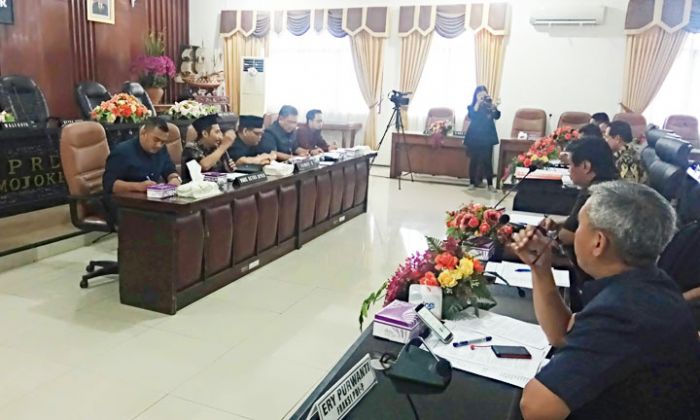 RDP Dewan - Eksekutif Temui Jalan Buntu, Bola Liar Penanganan Proyek Mangkrak di Tangan Wali Kota RDP Dewan - Eksekutif Temui Jalan Buntu, Bola Liar Penanganan Proyek Mangkrak di Tangan Wali Kota