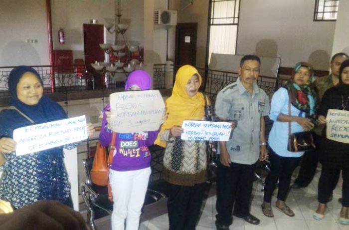 Merasa Ditipu, Nasabah Koperasi Reyog Demo Disperdagkum