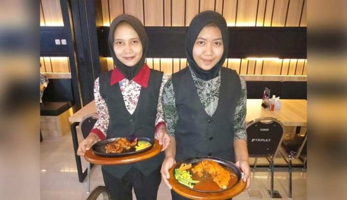 Steak Saus Kare dan Rica Super Pedas Kini Hadir di Tuban