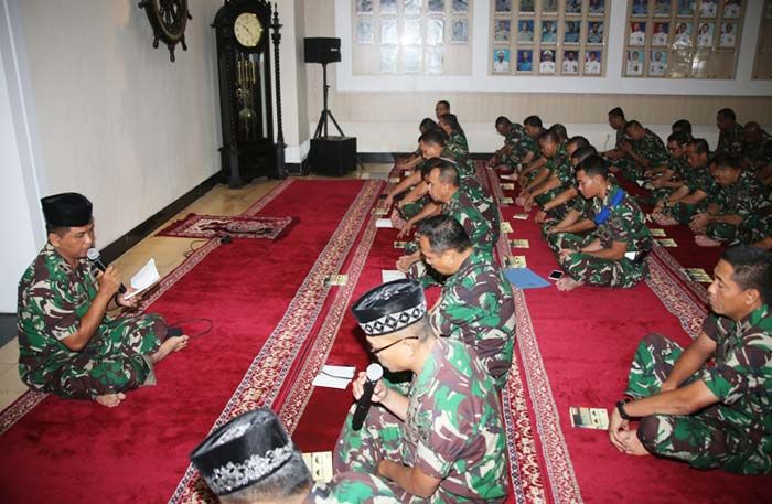 Pangkoarmada II Adakan Doa Bersama Tempati Rumah Dinas Pangkoarmada II Adakan Doa Bersama Tempati Rumah Dinas