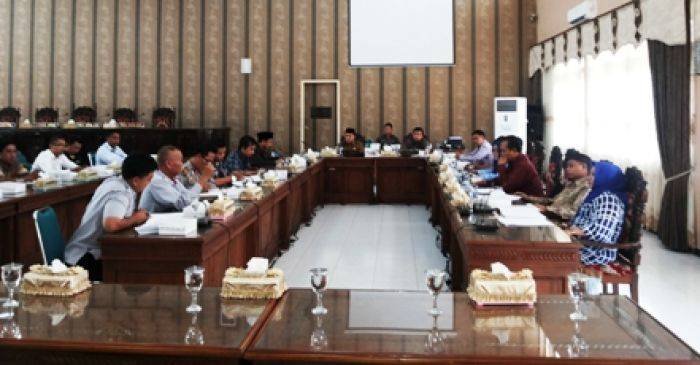 Dewan Kota Probolinggo Bentuk Pansus III Untuk Uji Publik Raperda Kebakaran Dewan Kota Probolinggo Bentuk Pansus III Untuk Uji Publik Raperda Kebakaran