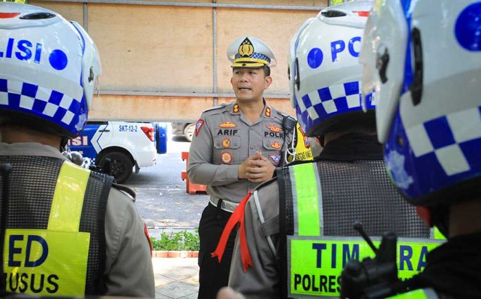 Selasa Petang, Jalan Raya Darmo Surabaya Ditutup untuk Persiapan Hari Juang Polri Selasa Petang, Jalan Raya Darmo Surabaya Ditutup untuk Persiapan Hari Juang Polri