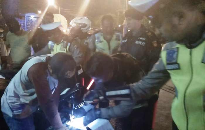 Razia Gabungan Polres Tuban, Petugas Amankan 16 Motor Tak Standar Razia Gabungan Polres Tuban, Petugas Amankan 16 Motor Tak Standar