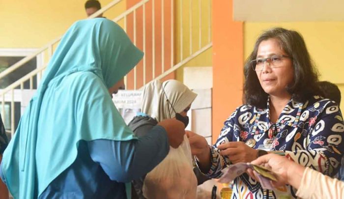 PJ Wali Kota Kediri Tinjau Animo Masyarakat di Hari Terakhir OPM PJ Wali Kota Kediri Tinjau Animo Masyarakat di Hari Terakhir OPM