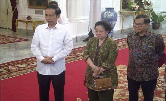 Mega Makan Siang Bersama Jokowi-JK, Bahas Reshuffle? Mega Makan Siang Bersama Jokowi-JK, Bahas Reshuffle?