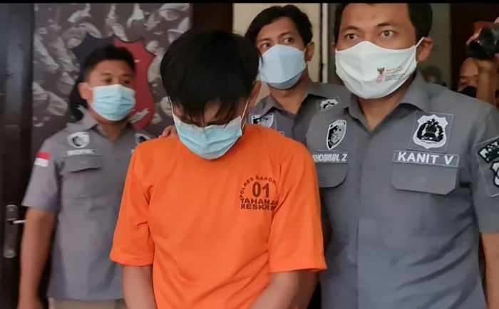 Baru Seminggu Ngekos di Bangkalan, Mahasiswi Baru Asal Banyuwangi Diperkosa 2 Kali oleh Pemilik Kos Baru Seminggu Ngekos di Bangkalan, Mahasiswi Baru Asal Banyuwangi Diperkosa 2 Kali oleh Pemilik Kos