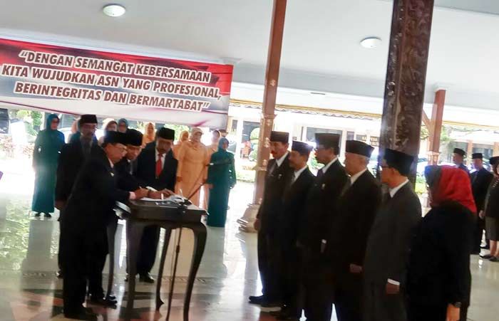 Butuh Penyegaran, Pemkab Blitar Mutasi 6 Pejabat Eselon II Butuh Penyegaran, Pemkab Blitar Mutasi 6 Pejabat Eselon II