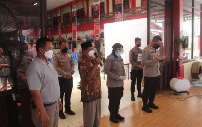 Kapolres Blitar Ajak Warga Panjatkan Doa dan Hening Cipta di Lokasi Vaksinasi Covid-19