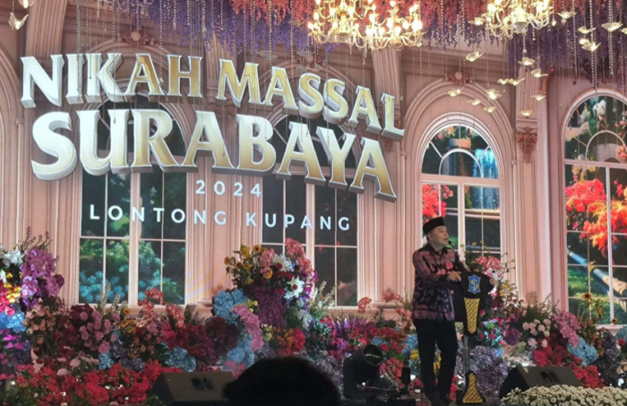 Resepsi Akbar Nikah Massal Pemkot Surabaya, Eri Cahyadi: Bertepatan Hari Jadi Pernikahan Saya Resepsi Akbar Nikah Massal Pemkot Surabaya, Eri Cahyadi: Bertepatan Hari Jadi Pernikahan Saya
