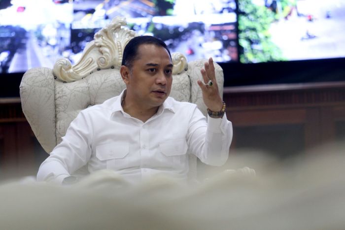 Wali Kota Surabaya Tegaskan Tidak Ada Larangan Takbiran, Namun Tetap Jaga Keamanan dan Ketertiban Wali Kota Surabaya Tegaskan Tidak Ada Larangan Takbiran, Namun Tetap Jaga Keamanan dan Ketertiban