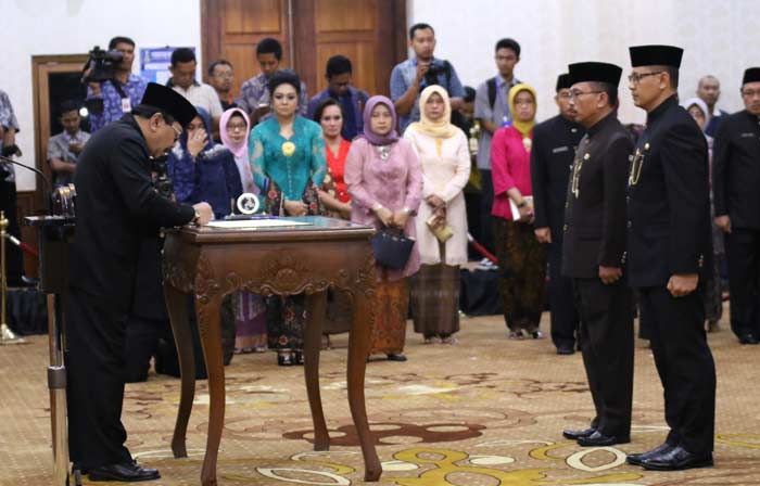 Karo Humas: Pakde Karwo Masih Menjabat Gubernur Jatim Hingga Februari 2019 Karo Humas: Pakde Karwo Masih Menjabat Gubernur Jatim Hingga Februari 2019