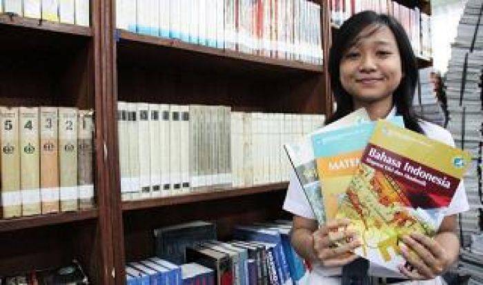 Pelaksanaan Kurikulum 2013 di Kediri Amburadul, Sekolah Foto Copy Buku
