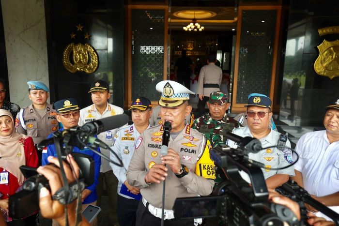 Pengamanan Nataru, Polda Jatim Kerahkan Ribuan Personel di Operasi Lilin Semeru 2024 Pengamanan Nataru, Polda Jatim Kerahkan Ribuan Personel di Operasi Lilin Semeru 2024