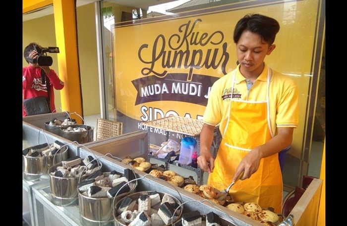 Kue Lumpur Muda-mudi Kini Hadir di Tuban Kue Lumpur Muda-mudi Kini Hadir di Tuban