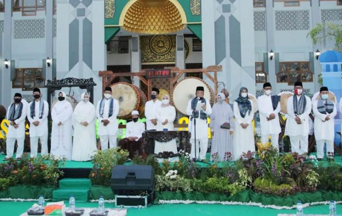 Peringatan 1 Muharram 1442 H, Bupati Fadeli: Momentum Introspeksi Diri Peringatan 1 Muharram 1442 H, Bupati Fadeli: Momentum Introspeksi Diri