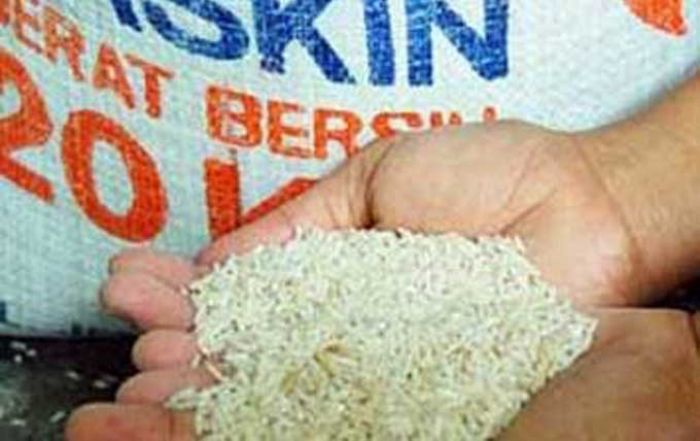 Dugaan Oknum Anggota DPRD Gresik Bermain Beras Raskin, Komisi IV Janji Usut Dugaan Oknum Anggota DPRD Gresik Bermain Beras Raskin, Komisi IV Janji Usut