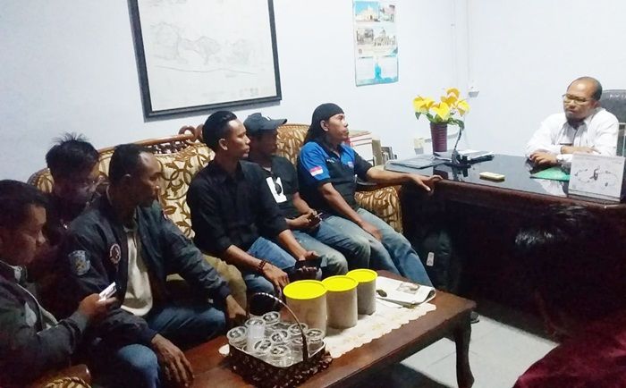 Merasa Dianaktirikan, Jurnalis Sumenep Geruduk Kabag Humas Pemkab Merasa Dianaktirikan, Jurnalis Sumenep Geruduk Kabag Humas Pemkab