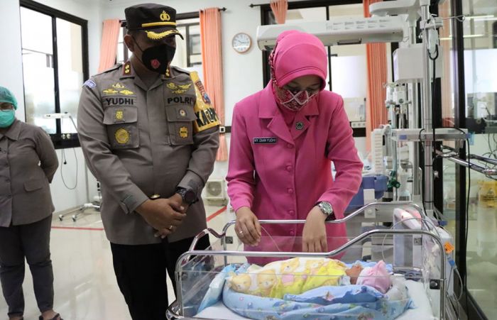 Polisi Kantongi Ciri-Ciri Pembuang Bayi di Kota Blitar Polisi Kantongi Ciri-Ciri Pembuang Bayi di Kota Blitar
