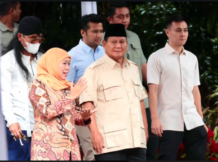 Hadiri Silaturahmi Kebangsaan di Rumah Prabowo, Khofifah: Jatim Jantung Kemenangan Hadiri Silaturahmi Kebangsaan di Rumah Prabowo, Khofifah: Jatim Jantung Kemenangan