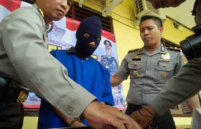 Pemuda asal Guyangan Bojonegoro ini jadi Maling di Tempat Sekolahnya Dulu Pemuda asal Guyangan Bojonegoro ini jadi Maling di Tempat Sekolahnya Dulu