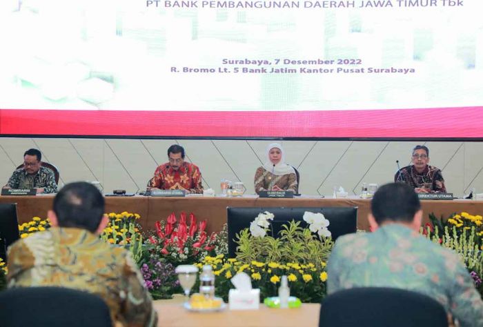 Hadiri RUPSLB Bank Jatim, Gubernur Khofifah Ungkapkan Strategi Menangkan Pasar