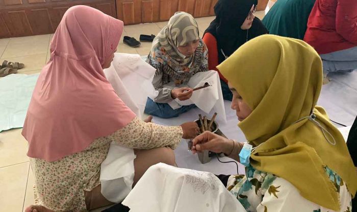 Pemkot Kediri Gelar Pelatihan Batik Ecoprint Pemkot Kediri Gelar Pelatihan Batik Ecoprint