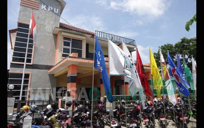 Syarat Maju di Pilkada Bojonegoro, Calon Independen Harus Kumpulkan 67.000 Lembar KTP Syarat Maju di Pilkada Bojonegoro, Calon Independen Harus Kumpulkan 67.000 Lembar KTP