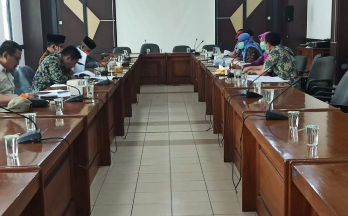Warga Pasuruan Keluhkan Tarif Ambulans Tidak Jelas, Komisi IV: Raperda Sudah Diajukan Warga Pasuruan Keluhkan Tarif Ambulans Tidak Jelas, Komisi IV: Raperda Sudah Diajukan