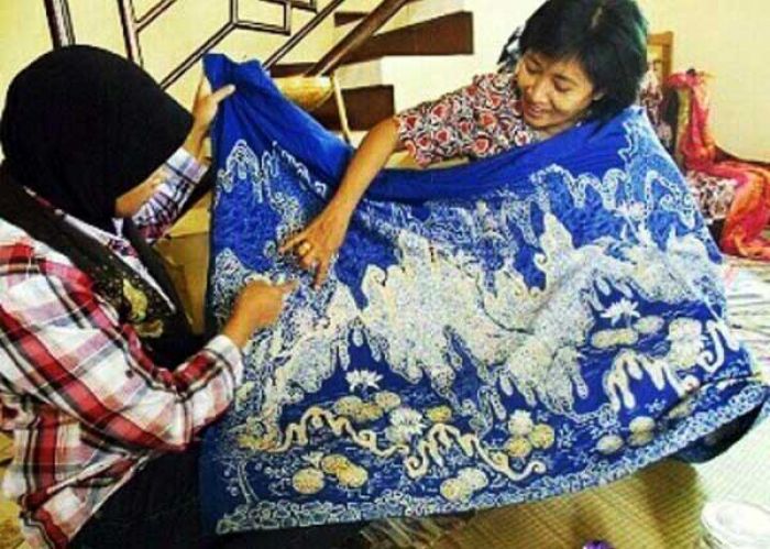 "Bina Lestari", Kelompok Batik Mendalan Pasuruan yang Kembangkan Motif Air dan Ikan "Bina Lestari", Kelompok Batik Mendalan Pasuruan yang Kembangkan Motif Air dan Ikan