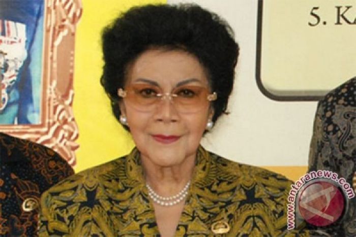 Mien Sugandhi Wafat, Gubernur Khofifah Sampaikan Belasungkawa dari Makkah Mien Sugandhi Wafat, Gubernur Khofifah Sampaikan Belasungkawa dari Makkah