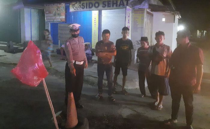 Jalan Berlubang di Depan Pasar Nglegok Blitar Makan Korban, Pengendara Motor Tewas